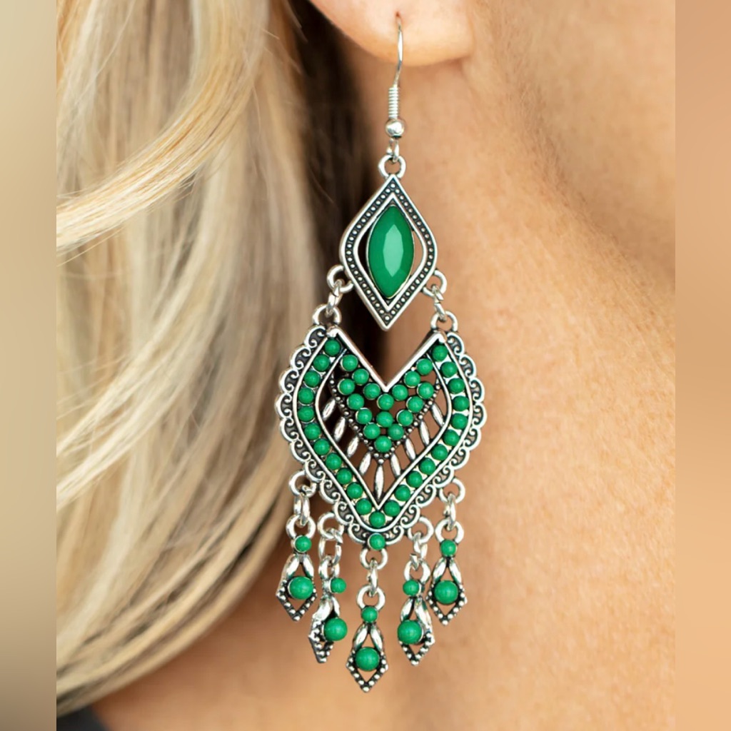 Teardrop Earrings. Nwt